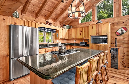 Wolf Laurel Cabin | Panoramic Views*Mountain Cabin near Asheville*Hot Tub* Outdoor Wood Fireplace*
