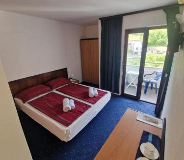 Novigrad House | Pansion 8 ferala