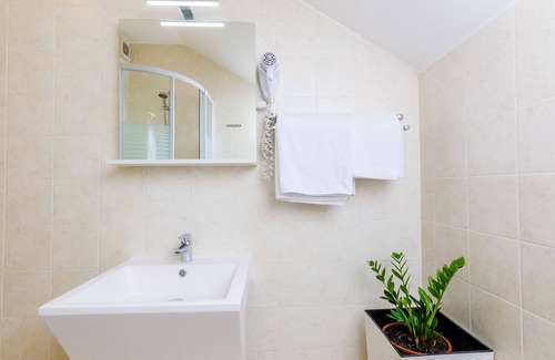 Srebreno House | Pansion Costeria - Double or Twin Room with Balcony and City View 2