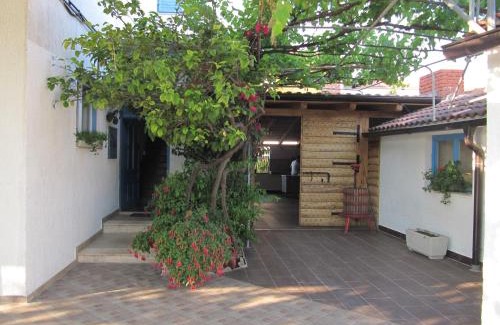 Sucuraj House | Pansion Ivan