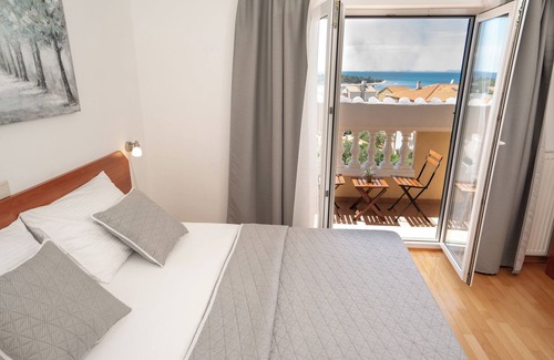 Zrce Hotel | Pansion Villa Bok