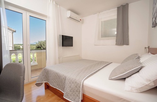Zrce Hotel | Pansion Villa Bok