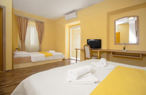 Brodarica House | Pansion Zlatna ribica