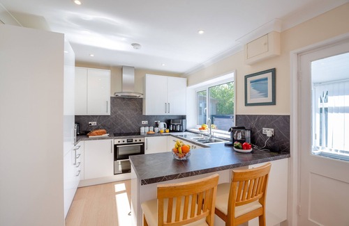Bwlchtocyn House | Pant Gwyn Bungalow - Three Bedroom House, Sleeps 8
