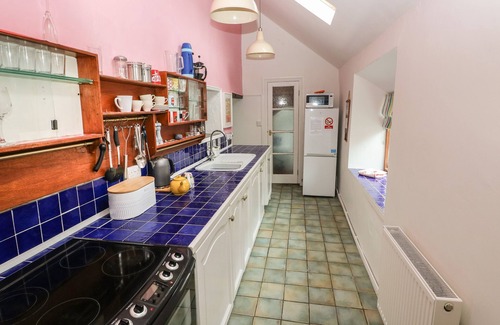 Trefin Cottage | PANT Y FFYNNON, pet friendly, character holiday cottage in St Davids