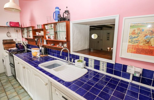 Trefin Cottage | PANT Y FFYNNON, pet friendly, character holiday cottage in St Davids