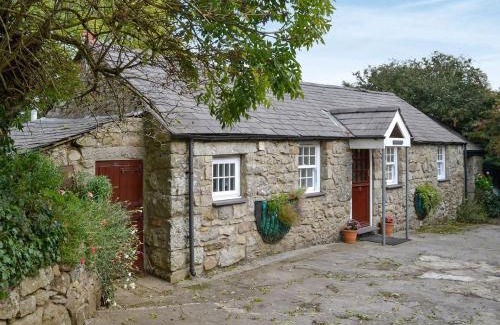 Pentraeth House | Pant Y Mel