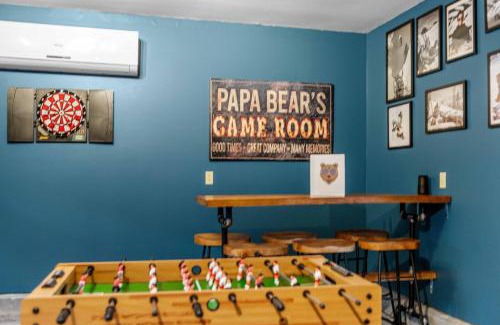Summit Estates House | Papa Bear's Hideout - Dream Getaway with Hot Tub and Game Room!