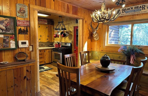 Red River Cabin | Papa Bears Cabin on the Red River in Red River, NM