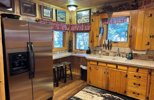Red River Cabin | Papa Bears Cabin on the Red River in Red River, NM