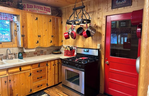 Red River Cabin | Papa Bears Cabin on the Red River in Red River, NM