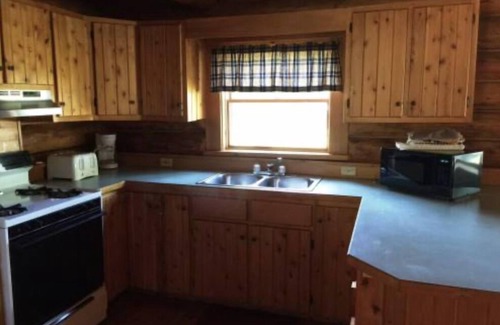 Drummond House | Papins Resort Cabin #8