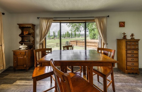 Ruidoso Ski Chalet | Par Fore the Course: Dog Friendly, Level Entry 3 Bedroom with a View of the Course!