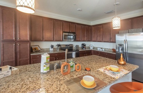 Braden River Condo | Par-Tees - Fancy 2/bed, 2 bath on the 4th Floor with Lake and Green View