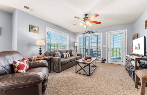 Branson West Condo | Par View Vista 2 Bedroom Condo by RedAwning