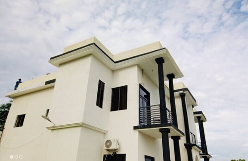 Lacovia Condo | Paradise Point Villas