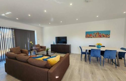 Kidlington Apartment | Paradigm Court, Luxury 2-Bedroom Apartment F3, Oxford