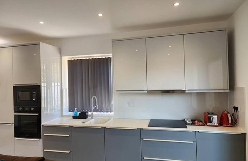 Kidlington Apartment | Paradigm Court, Luxury 2-Bedroom Apartment F3, Oxford