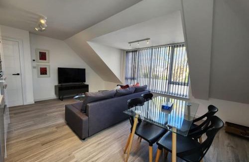 Kidlington Apartment | Paradigm Court, Modern 1-Bedroom Apartment, Oxford