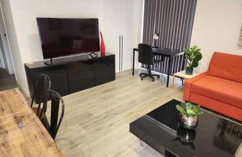 Kidlington Apartment | Paradigm Court, Modern 2-Bedroom Apartment F2, Oxford