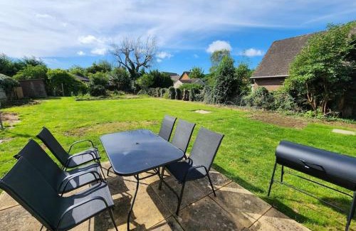 Botley House | Paradigm Villa, Oxford,5 Bedroom, 4 Free Parking Spaces