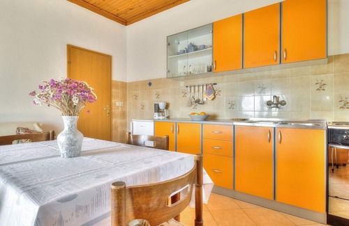 Basanija Apartment | PARADINOVIĆ house with apartments/Paradinović1 APARTMENT