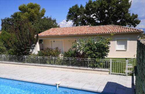 Carpentras House | Paradis Provençal Villa - Espace Détente et BBQ LMV