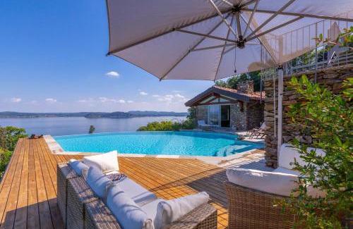 Belgirate Villa | Paradis Relais Infinity Pool View