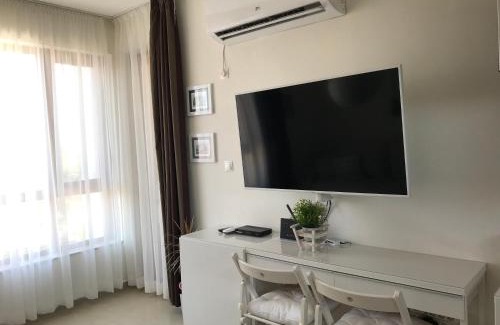 Budjaka Apartment | Paradise Bay D8 Apartment