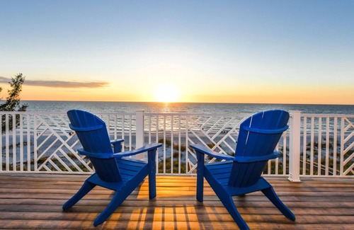 Bradenton Beach House | Paradise Beach by AMI Locals