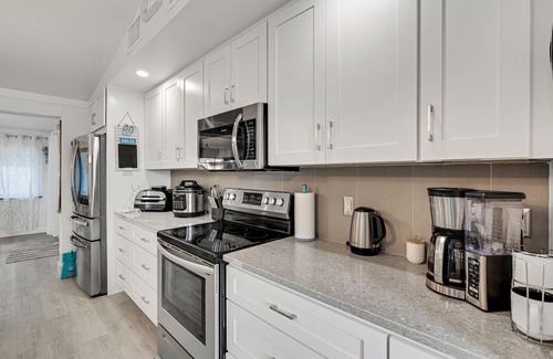 West Bradenton House | Paradise Beach House 3 Bedroom Home by Redawning