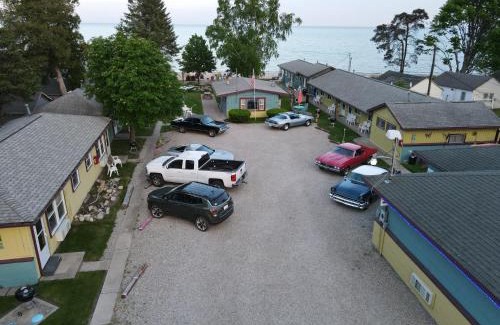 Tawas City House | Paradise Beach resort
