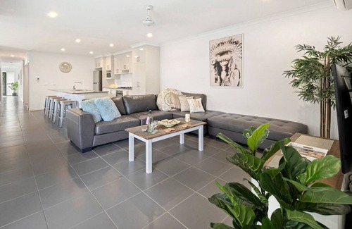 Jubilee Pocket House | Paradise by the Port, Close To Town, Sleeps 8