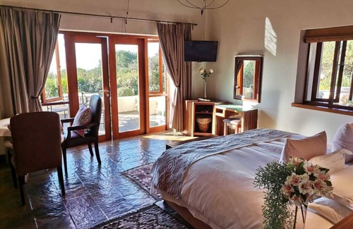 Victoria Bay House | Paradise Cove Country House
