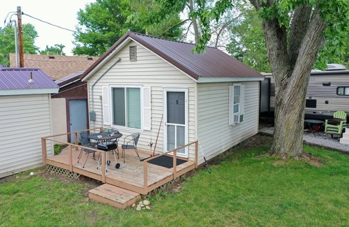 Monticello Cottage | Paradise Cove Lakeside Cottages