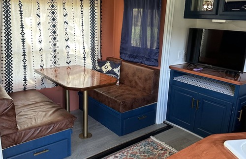 Alton House | Paradise Farm - 1 Bedroom RV
