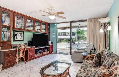 Kahaluu Bay Apartment | Paradise Found at White Sands Village 105