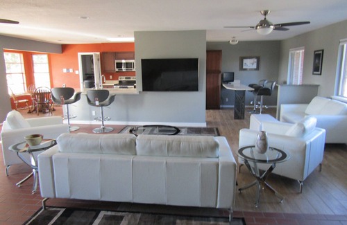 Paradise Hills Civic House | Paradise Greens. Golf Course - Front House. Privacy and Views!