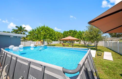 Bradenton House | Paradise Haven- Amazing 4BR Oasis with Pool