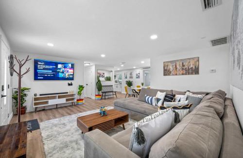 Bradenton House | Paradise Haven- Amazing 4BR Oasis with Pool