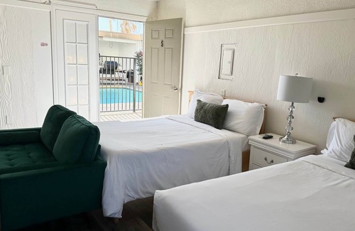 Desert Hot Springs Resort | Paradise Hot Springs Hotel / Mineral Water Spa #5