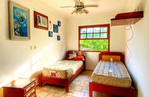 Barra do Una House | Paradise House Barra do Una on the banks of the River Una-25persons