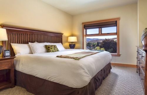 Chelan Resort | Paradise in the North West . YES !