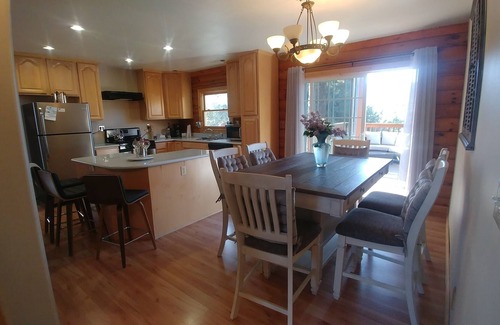 Pine Mountain Club Villa | Paradise in the Pines - 3000sq ft Mountain Getaway