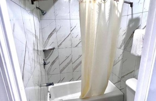 South Montebello Hotel | Paradise Inn