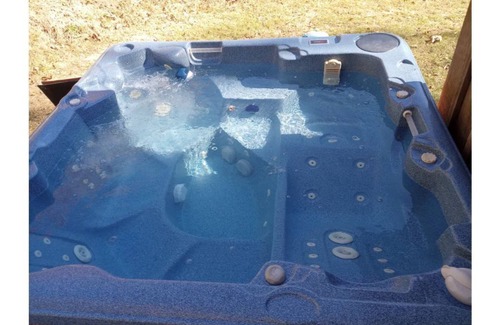 Barnardsville Cabin | Paradise Mountain Getaway! Hot Tub to Relax after Hiking, Fishing, & Fun Here!