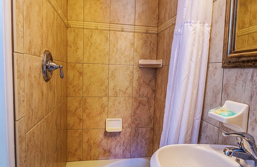 Wildwood Crest Hotel | Paradise Oceanfront Resort