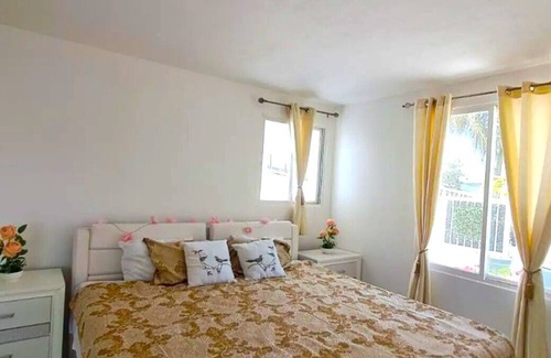 Tronadora Apartment | Paradise of Soul Lake Front 1-Bed Villa with Whirlpool