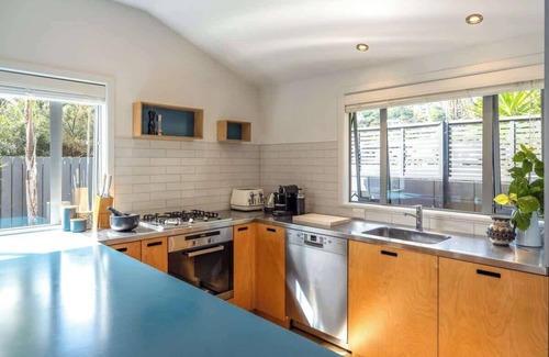 Palm Beach House | Paradise on Palm | Stay Waiheke