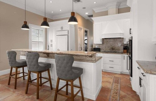 Connors House | Paradise Palms, Enjoy Serenity by the Sea